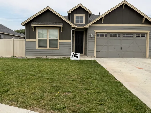 214 N Zeus St, Moxee, WA 98936