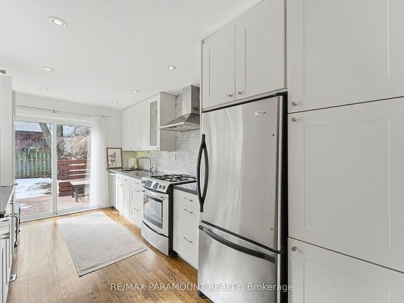 4th image of 670 Rhodes Ave