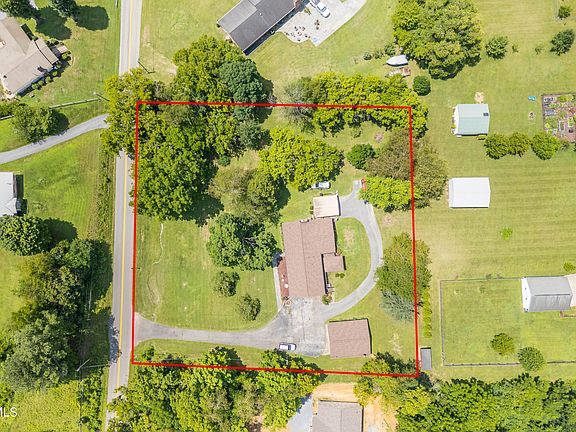 4th image of 255 Riverview Dr