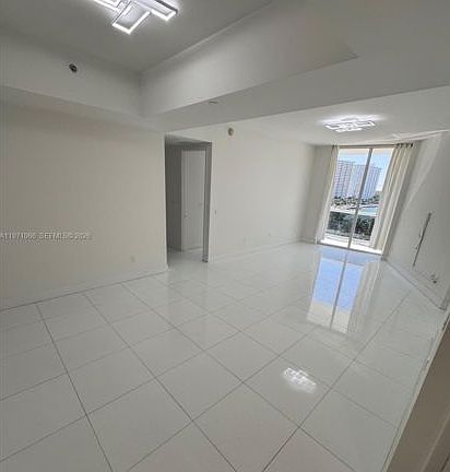 3rd image of 15901 Collins Ave