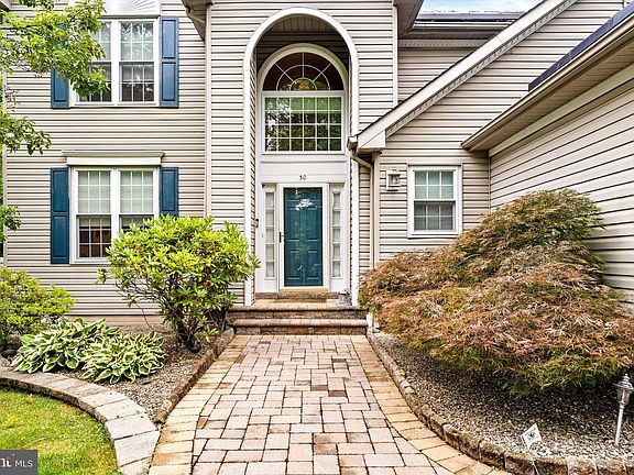 2nd image of 30 Inverness Ln