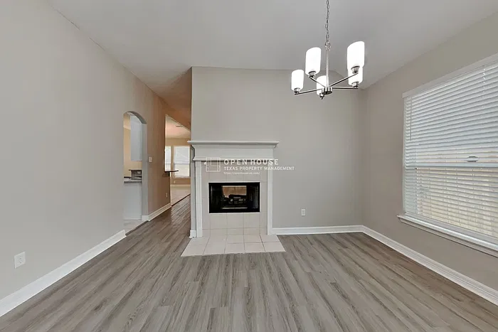 3 bed, 2.0 bath, 1782 sqft, $1,900 — Photo 3