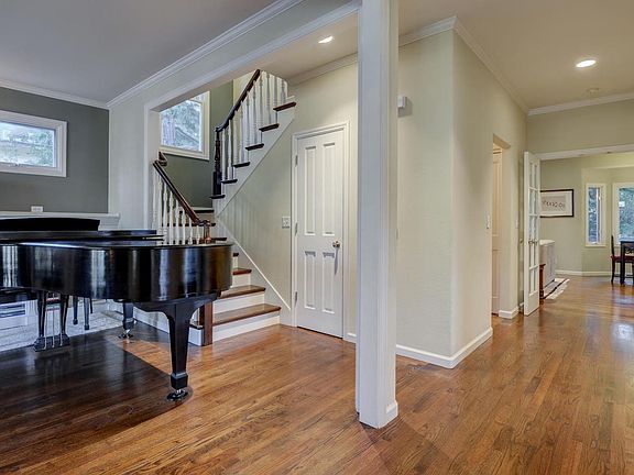 4th image of 234 Johnson Ave