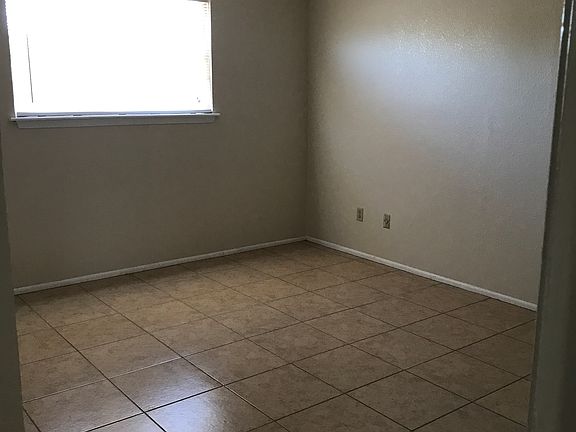 3rd image of 853 Quetzal St APT 4