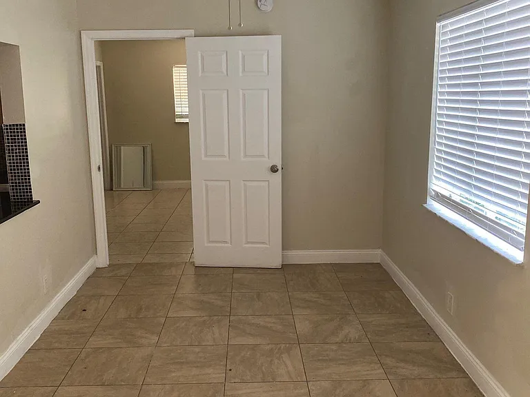 1444 Windsor Ct #1 — Photo 10