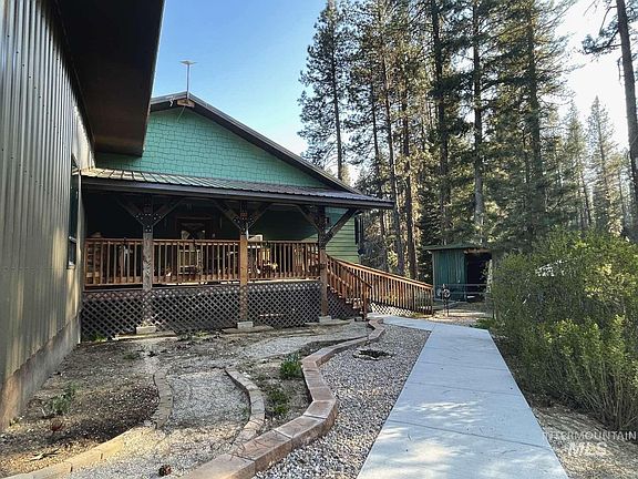 3rd image of 819 Middlefork Rd