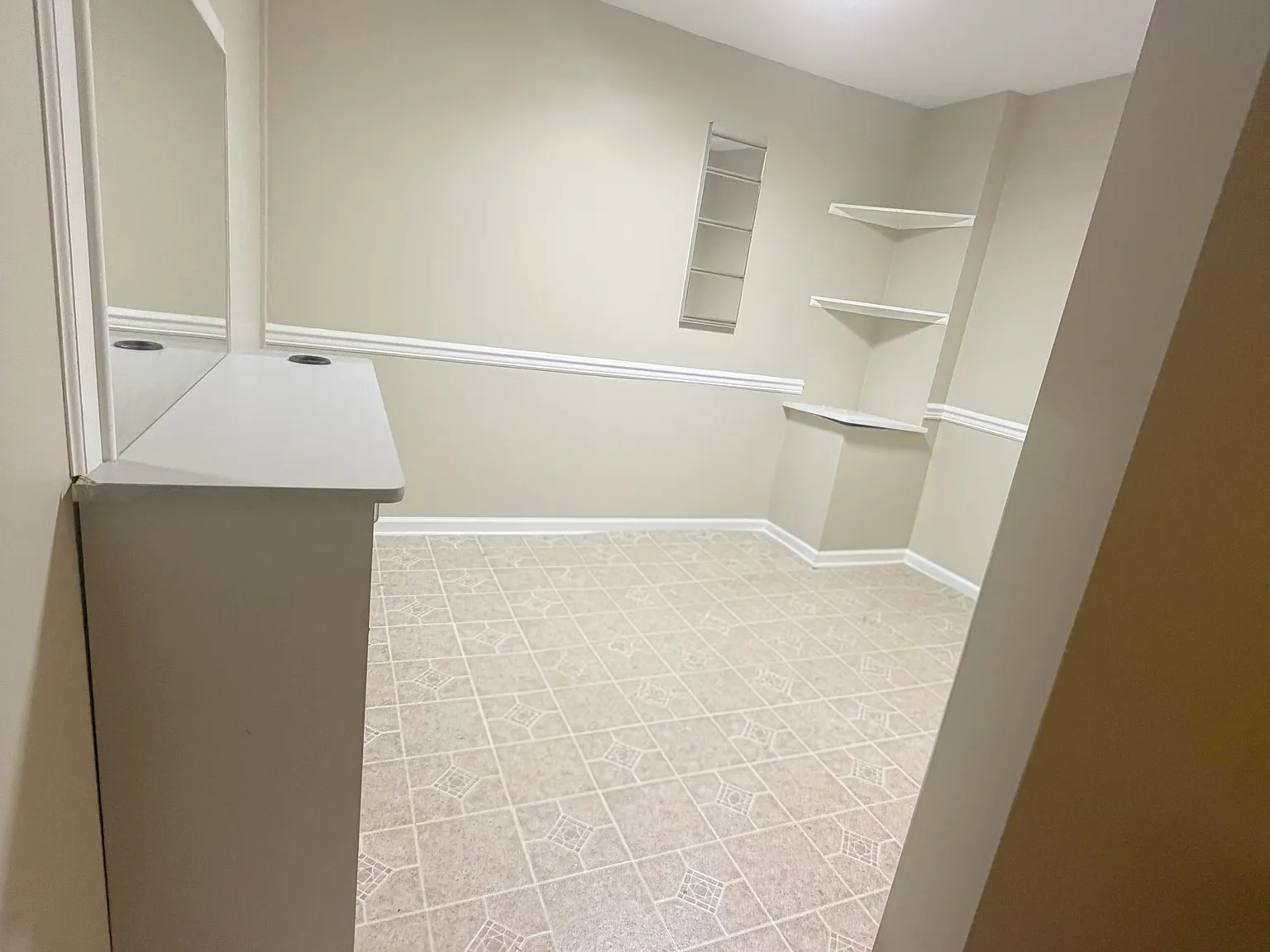968 Roundhouse Drive — Photo 4