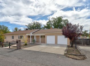 308 Enchanted Valley Rd NW, Los Ranchos De Albuquerque, NM 87107