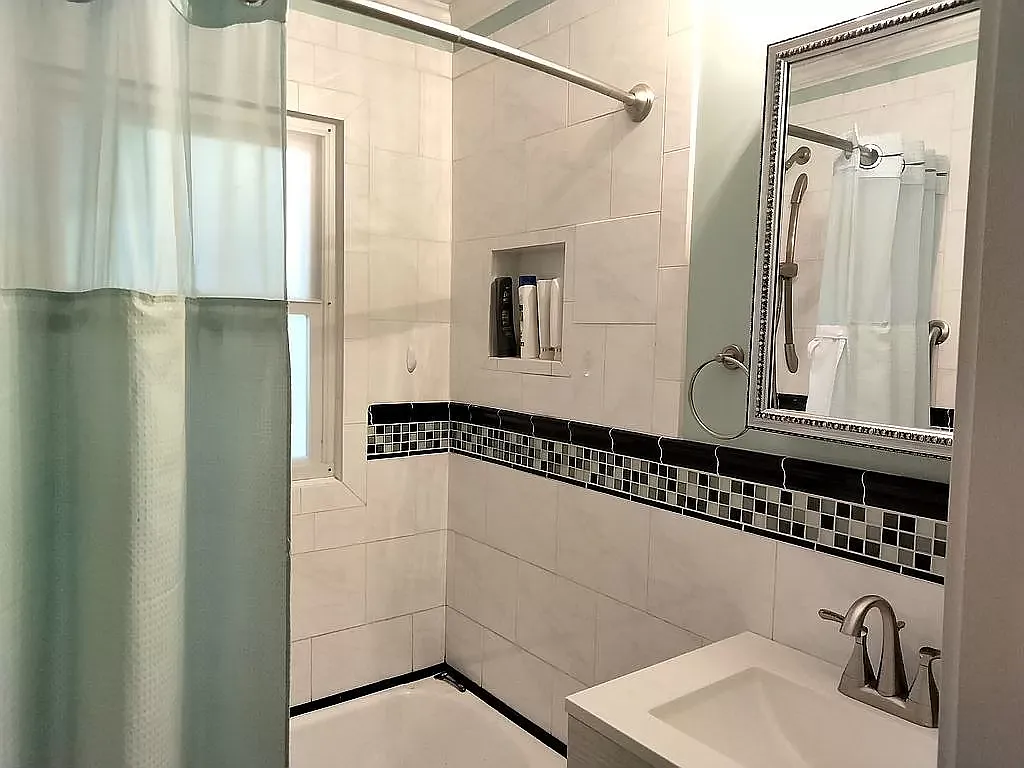 2 bed, 1016 sqft, $1,600 — Photo 4