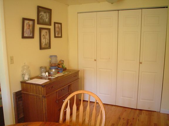 5th image of 1239 Yakima St SE