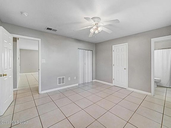 4th image of 110 Vine St