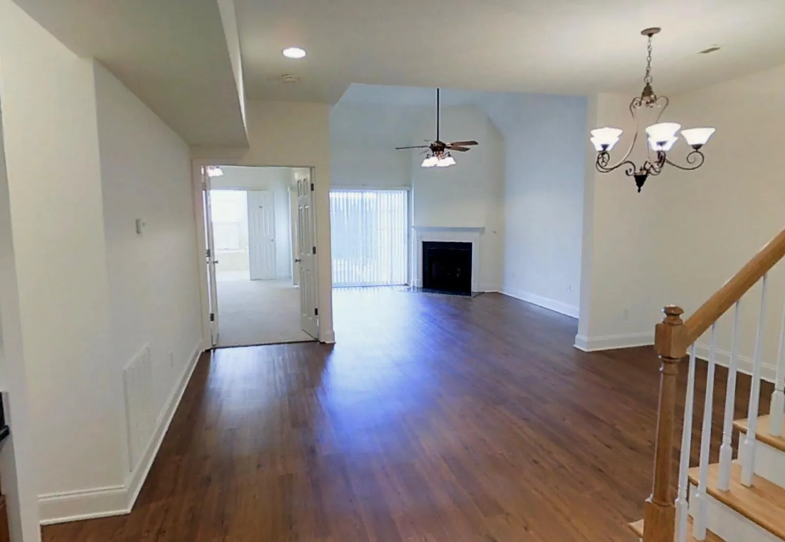3 bed, 2.5 bath, 1983 sqft, $2,300 — Photo 1