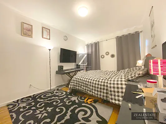 Rented by ZealEstate Group Inc | media 4