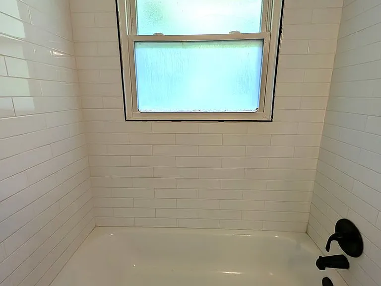 311 Skyland Ave #5 — Photo 9