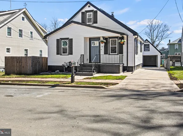 8 Morse Ave, Ewing, NJ 08638