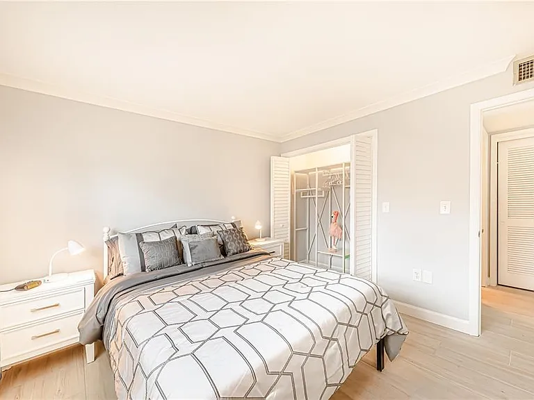 616 Flamingo Dr #102 — Photo 22