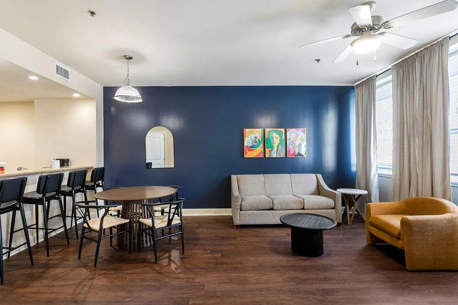 1 bed, 2.0 bath, 1033 sqft, $5,324 — Photo 3