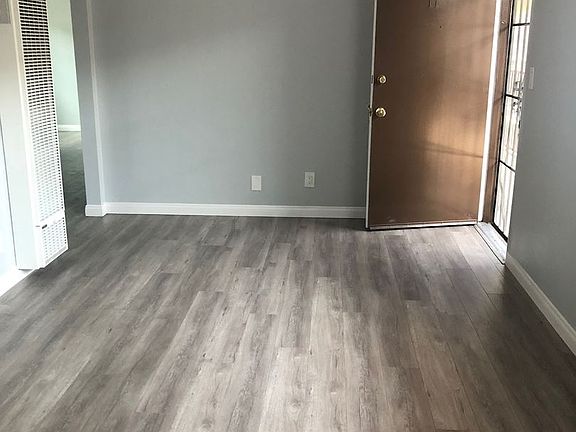 5th image of 2234 Santa Fe Ave APT 11