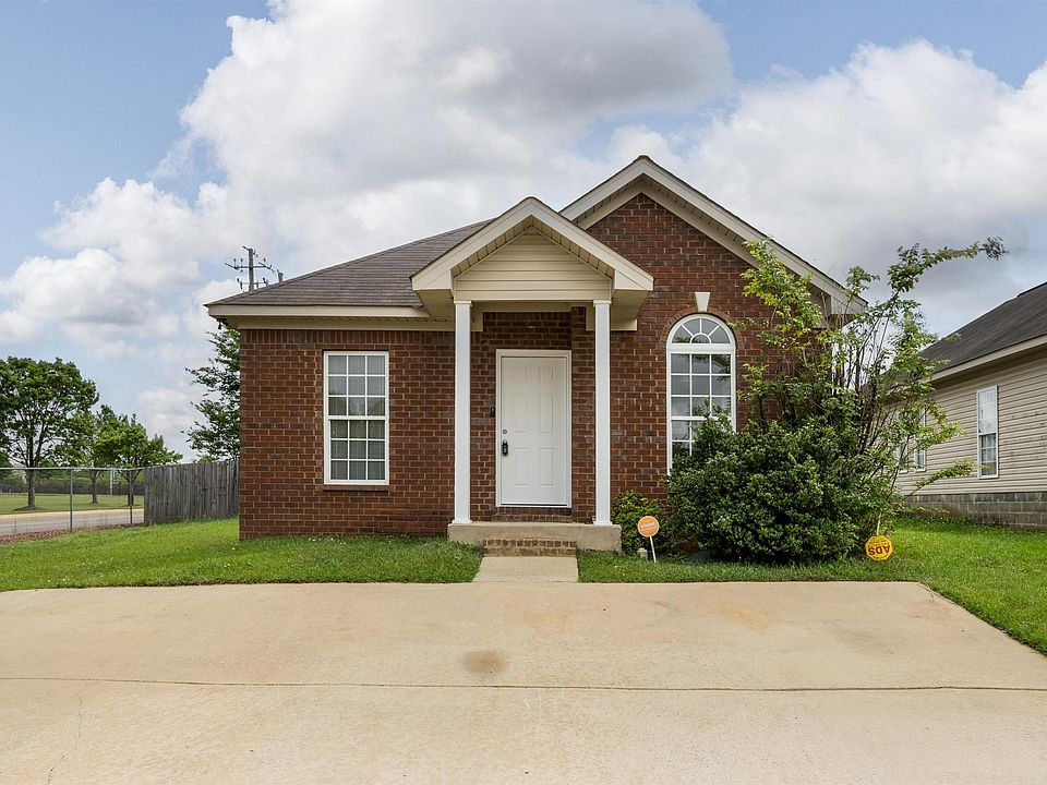 1st image of 9701 Moonbeam Cir