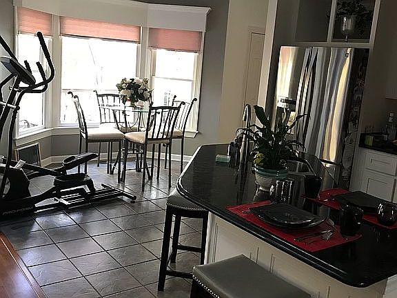 4th image of 208 Granville Dr