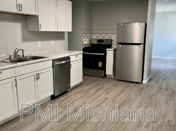 3110 Voll Ln, South Bend, IN 46615