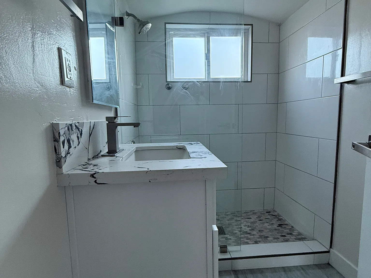 1 bed, $3,495 — Photo 4