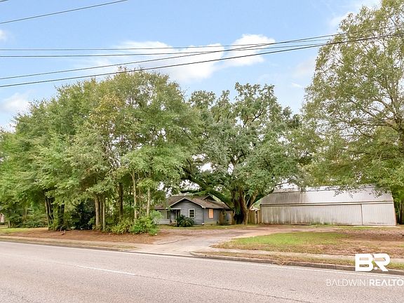 2nd image of 2762 Hillcrest Rd