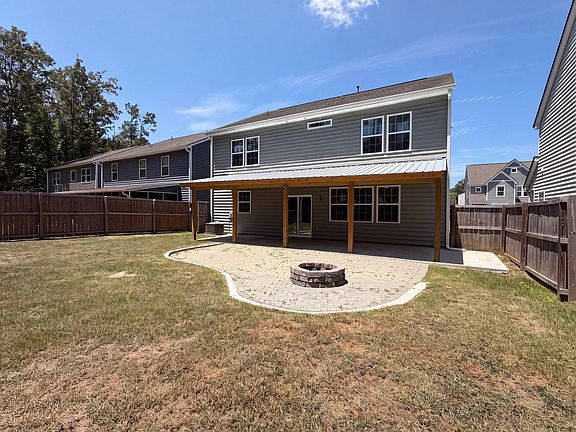3rd image of 1010 Mossy Rock Dr