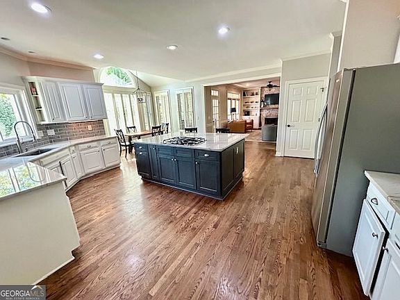 2nd image of 310 High Vista Ct
