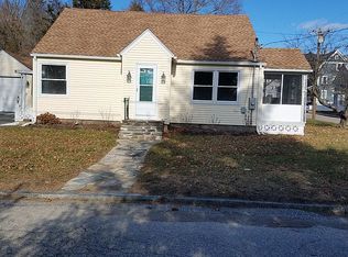 105 Battey St, Putnam, CT 06260