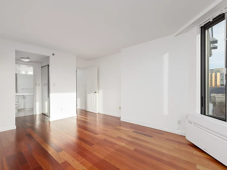 2201 Pine St #604 — Photo 10