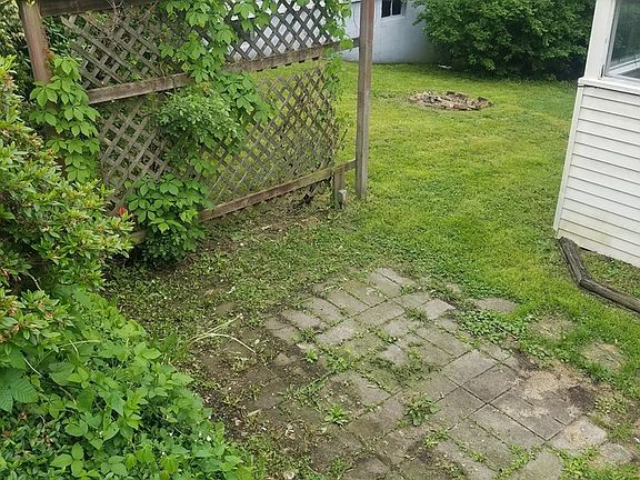 4th image of 2210 Marshall St