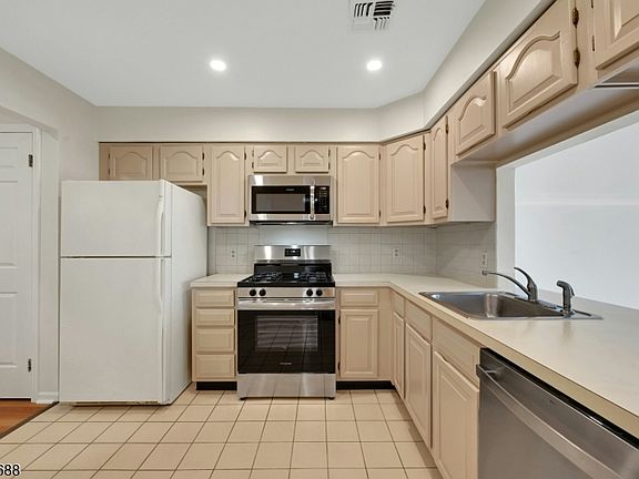 2nd image of 105 Quartz Ln