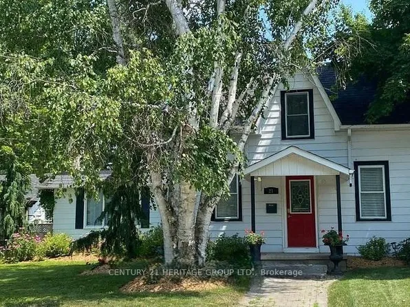 21 Victoria St #1, East Gwillimbury, ON L0G 1M0