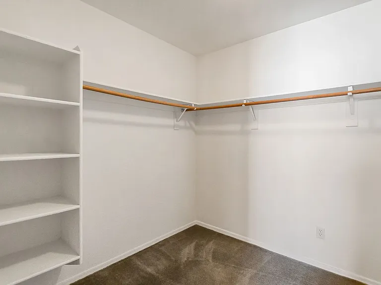 14226 W Wethersfield Rd — Photo 35