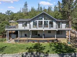 657 Greenleaf Dr, Eagle Point, OR 97524