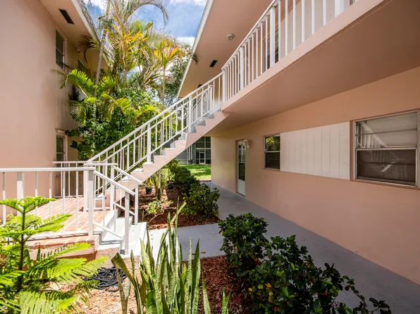 18081 SE Country Club Dr APT 16-151, Tequesta, FL 33469