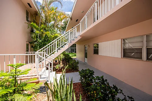 18081 SE Country Club Dr Photo 1