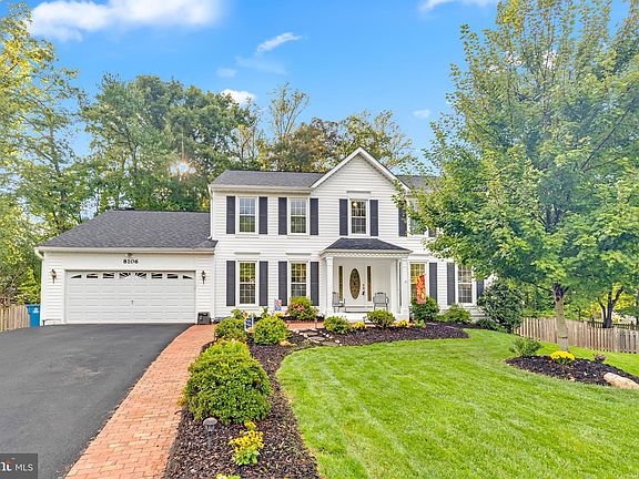 2nd image of 8106 Oak Hollow Ct