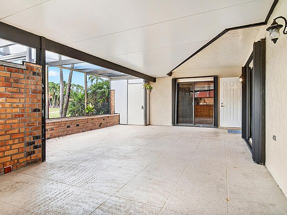 3rd image of 4572 Suburban Pines Drive