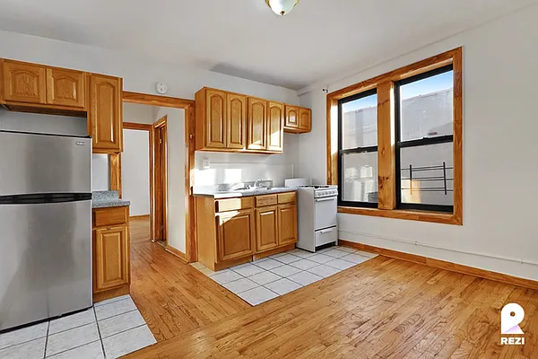 Rented by REZI | media 1