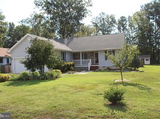 124 Locust Ave, Colonial Beach, VA 22443