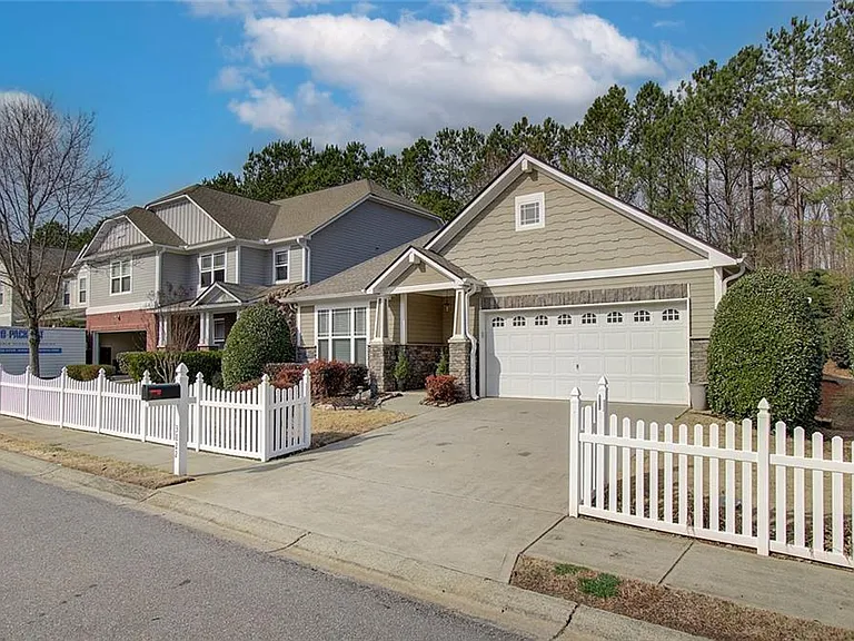 3822 Carriage House Dr — Photo 32