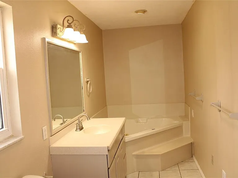 4215 18th Avenue Dr W — Photo 30