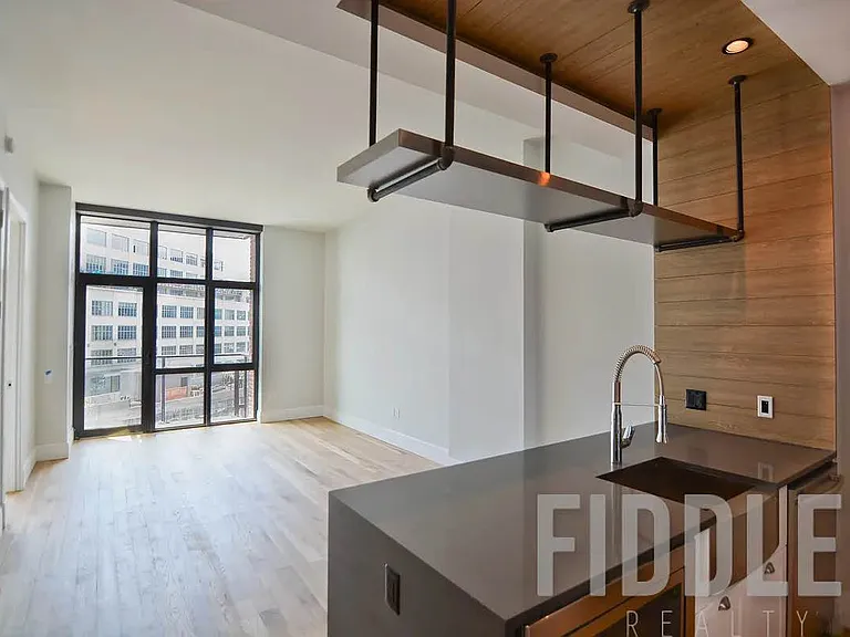 4441 Purves St #1505 — Photo 3