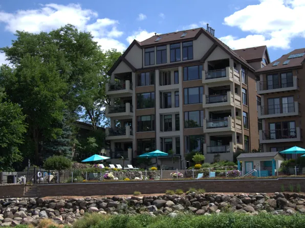 3939 Monona Dr APT 401, Monona, WI 53716