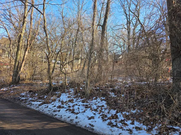 3-5 Hayes Rd, Algonquin, IL 60102