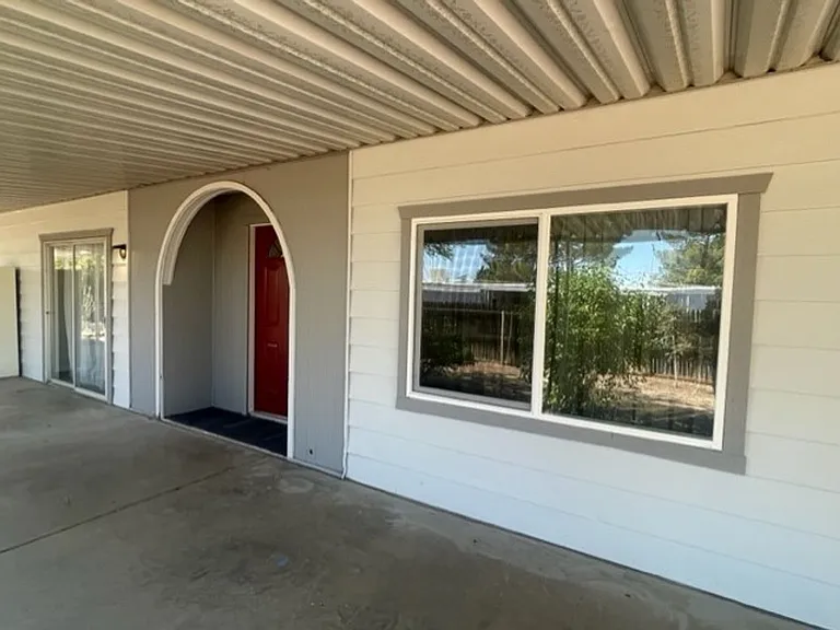 2675 S Sunset Dr — Photo 2