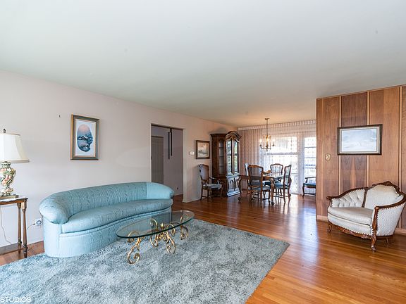 4th image of 4621 N Redwood Dr