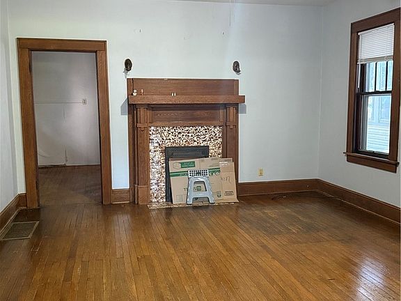 4th image of 718 -1/2 N 7th St